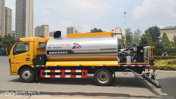 國(guó)六7方全智能瀝青灑布車